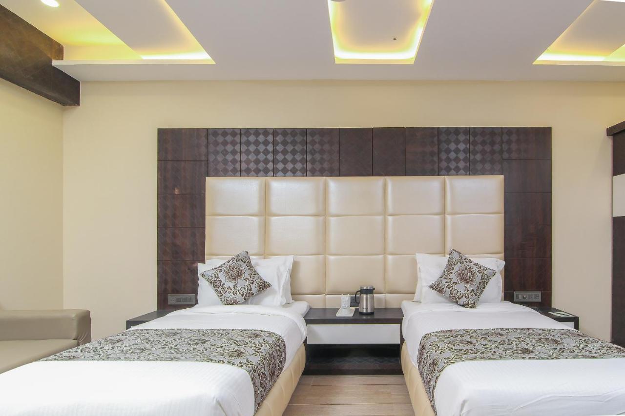 Moments Hotel Lucknow Exterior foto