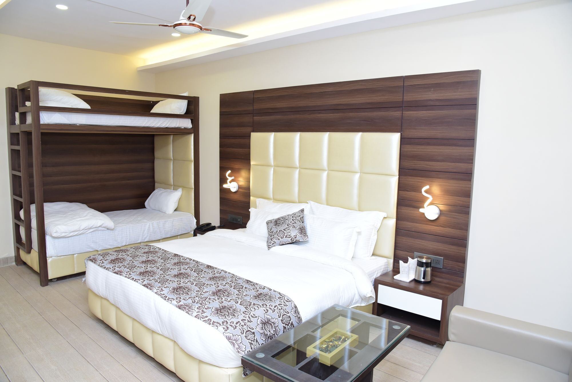 Moments Hotel Lucknow Exterior foto