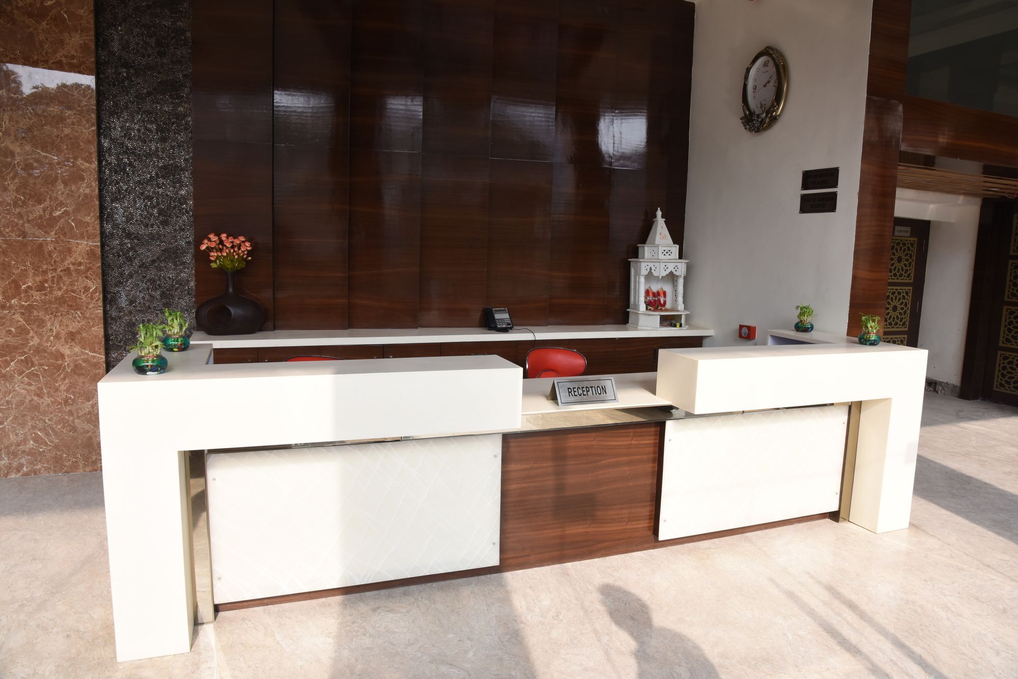 Moments Hotel Lucknow Exterior foto