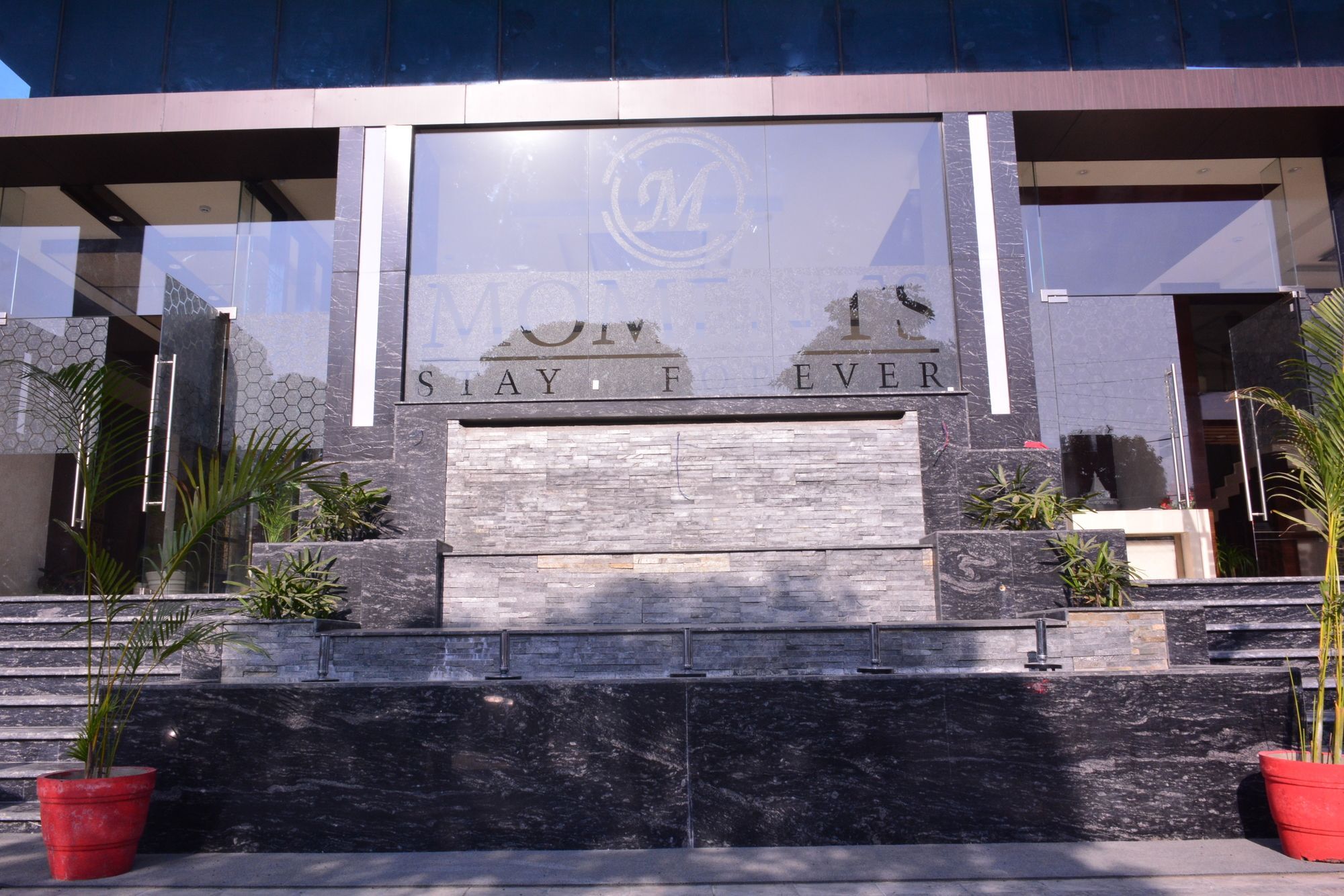 Moments Hotel Lucknow Exterior foto
