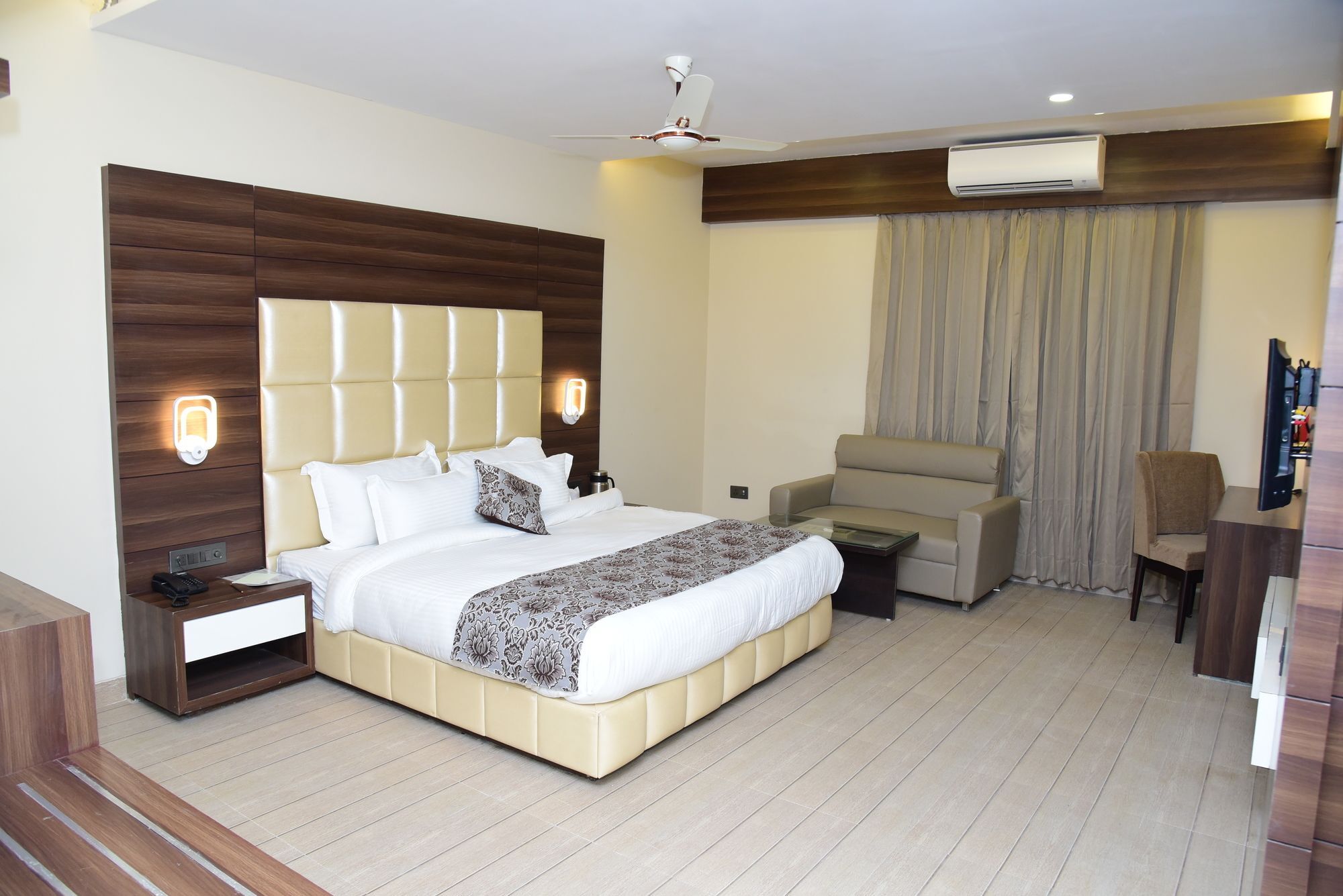 Moments Hotel Lucknow Exterior foto