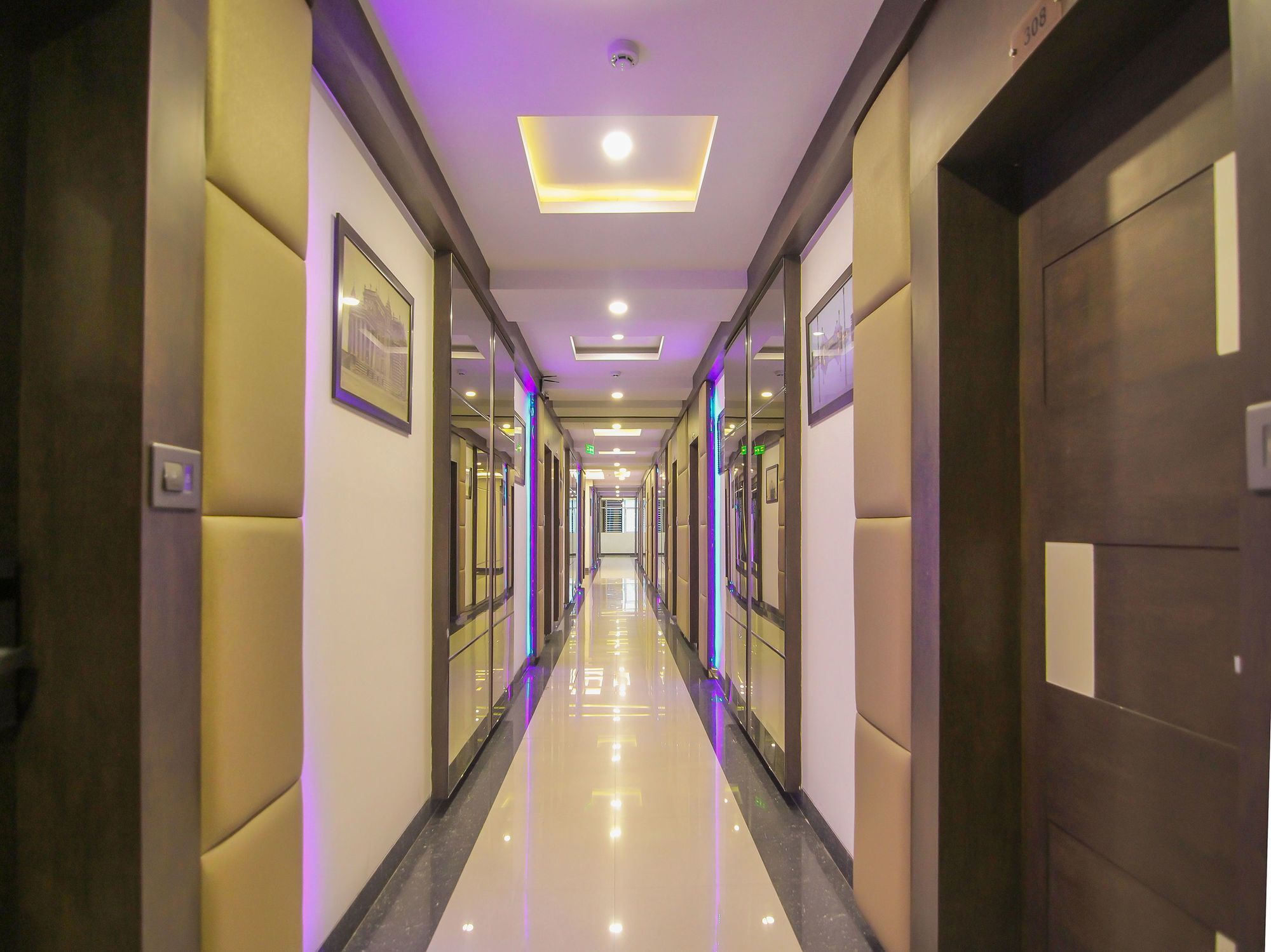 Moments Hotel Lucknow Exterior foto